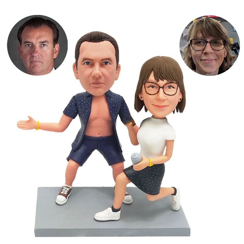 customised bobblehead figure happy couple figurine