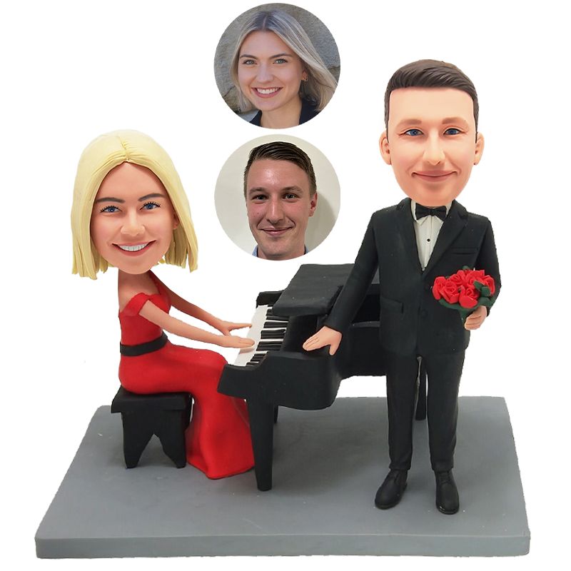 customised bobbleheads figures couple playing the piano