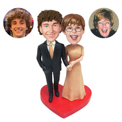 customized bobble heads figures wedding couple hand in hand